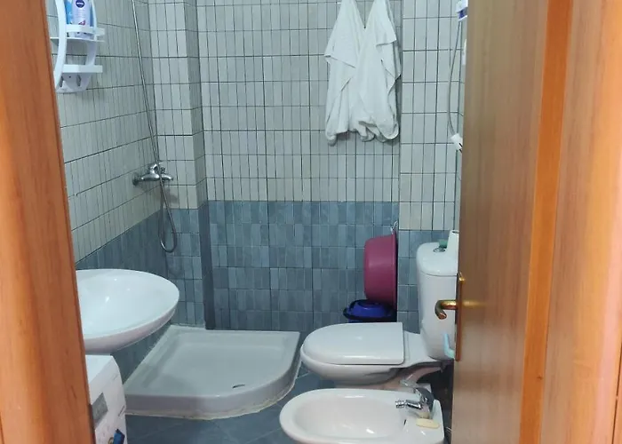 Lovely Apartamento Golem (Tirana)